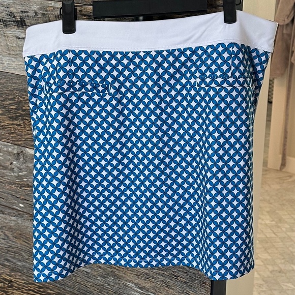 CALLAWAY Geo Floral Print Wrap Golf Skort in Brilliant White - Picture 3 of 9